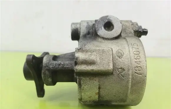 Volvo S40, V40 Power steering pump 7846075