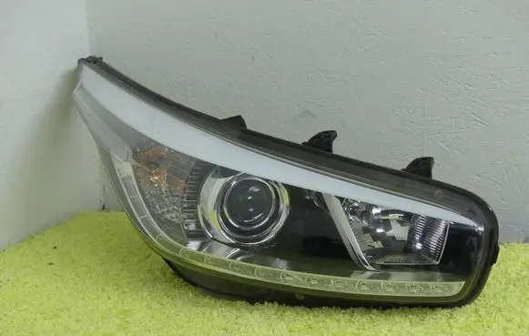 KIA Ceed Headlight/headlamp 92102-A2260