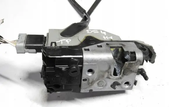 Citroen DS4 Rear door lock 9685353680