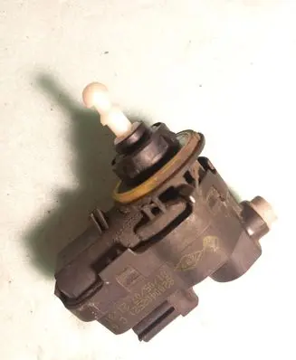 Renault Trafic II (X83) Headlight level adjustment motor 8200402521