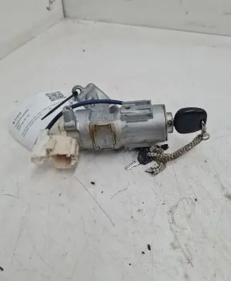 Toyota Yaris Ignition lock 45020521