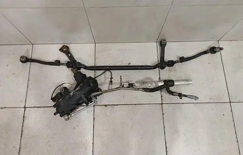BMW 5 E39 Steering rack 32132228854