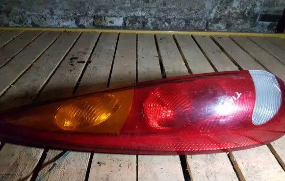 Nissan Almera Tino Rear/tail lights