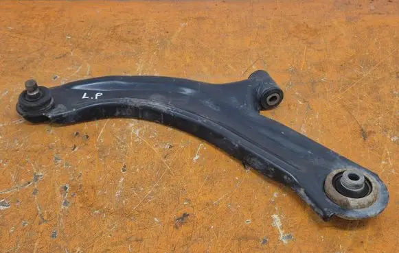 Nissan Note (E11) Front control arm