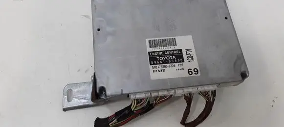 Toyota Avensis T250 Engine control unit/module 8966105690