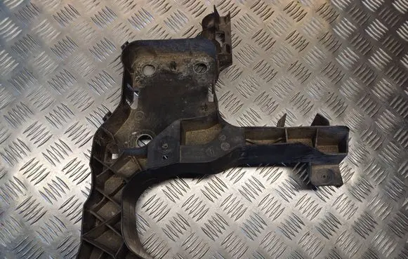 Renault Scenic II - Grand scenic II Headlight/headlamp mounting bracket 8200137496