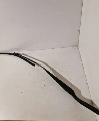 Front wiper blade arm