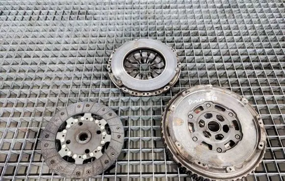 Dacia Duster II Clutch set kit 302053062r55 302053062r