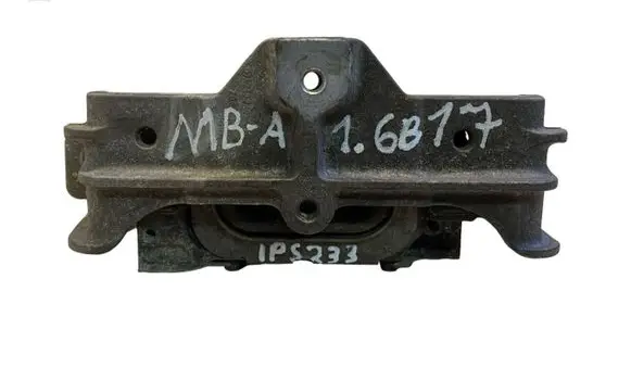 Mercedes-Benz A W176 Engine mount bracket A2462402517 Q010586734