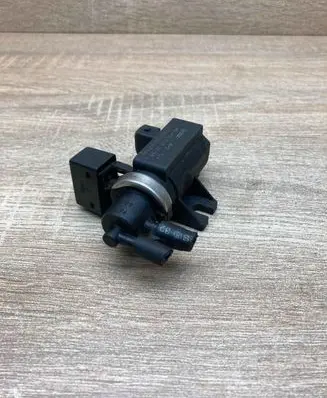 Volkswagen Golf IV Turbo solenoid valve 1H0906626 72190320