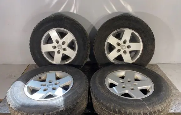 Jeep Grand Cherokee R17 alloy rim 