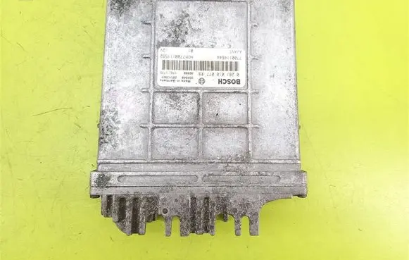 Renault Scenic I Engine control unit/module 0281010077