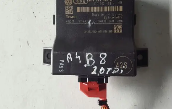 Audi A4 S4 B8 8K Gateway control module 8T0907468H