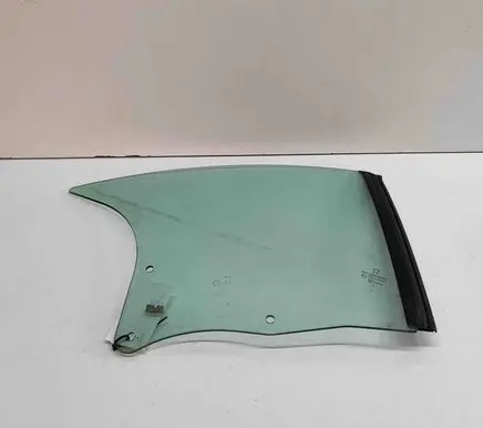 Peugeot 308 Rear side window 8569WQ
