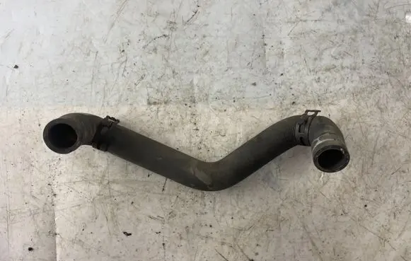 Volkswagen Touran I Engine coolant pipe/hose