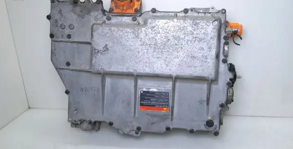 Nissan Leaf I (ZE0) Voltage converter inverter 