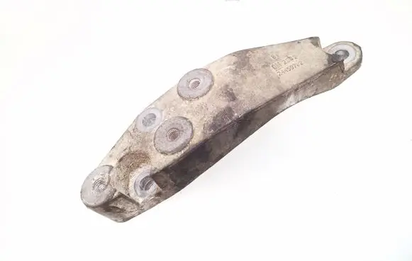 Opel Zafira B Engine mounting bracket 24459782