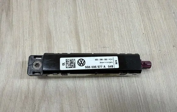 Volkswagen Golf VII Aerial antenna amplifier 5G6035577A
