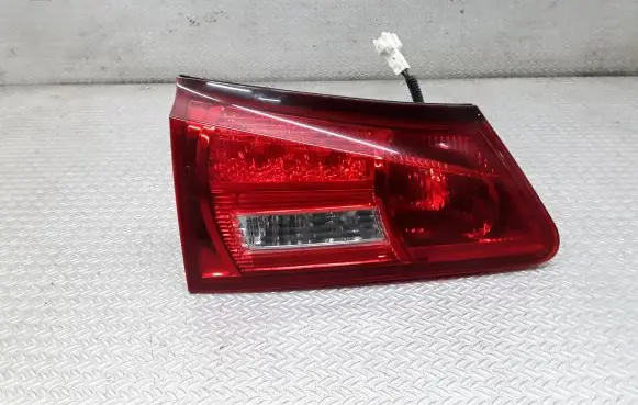 Lexus IS 220D-250-350 Tailgate rear/tail lights