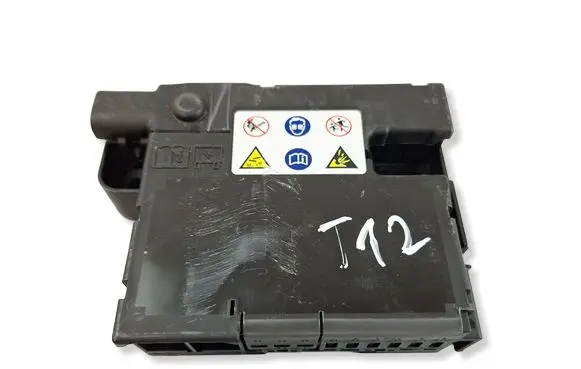 Jaguar F-Pace Fuse module L8D214N073CA E18538400