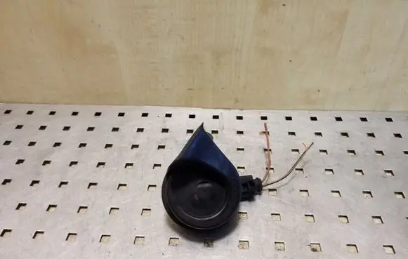 Volkswagen PASSAT B5.5 Horn signal E9703881157