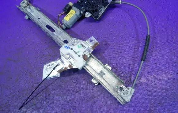 Hyundai i10 Front door window regulator with motor 82402-0X010