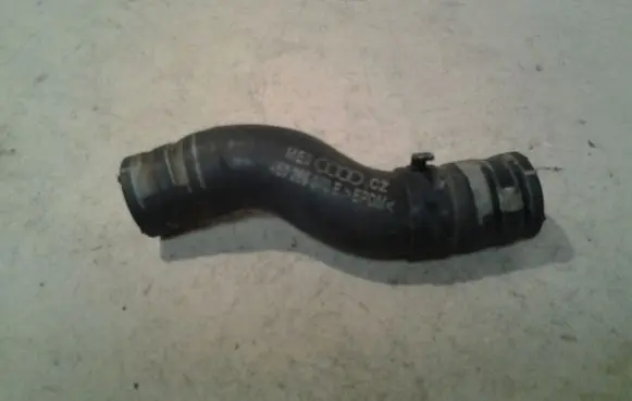 Audi A8 S8 D3 4E Engine coolant pipe/hose 4E0265370E