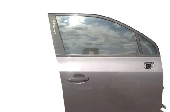 Chevrolet Orlando Front door 95242605