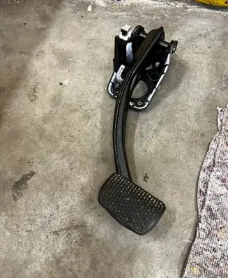 Mercedes-Benz GLS X166 Brake pedal A1662901001