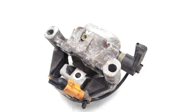 Audi A8 S8 D4 4H Engine mount bracket