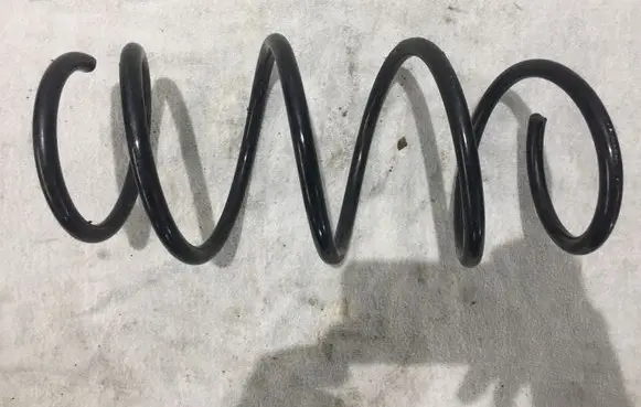 Toyota Avensis T250 Front coil spring