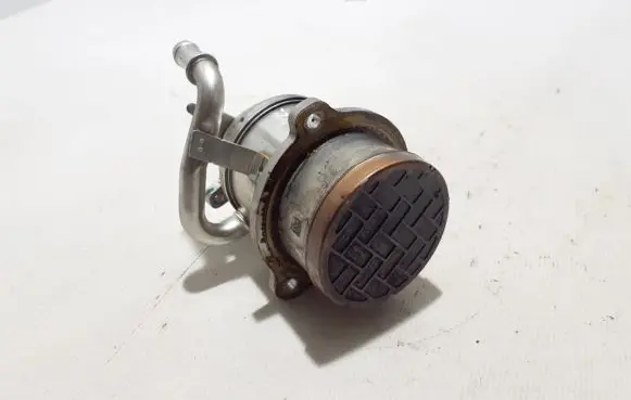 Renault Trafic III (X82) EGR valve cooler 147358452R