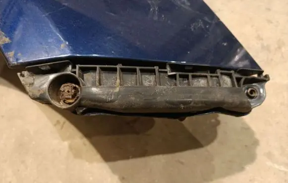 Toyota Yaris Front bumper mounting bracket 