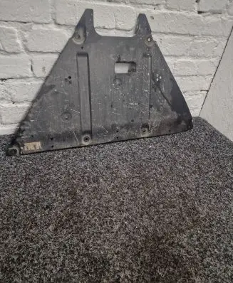 BMW i4 Center/middle under tray cover 8738054