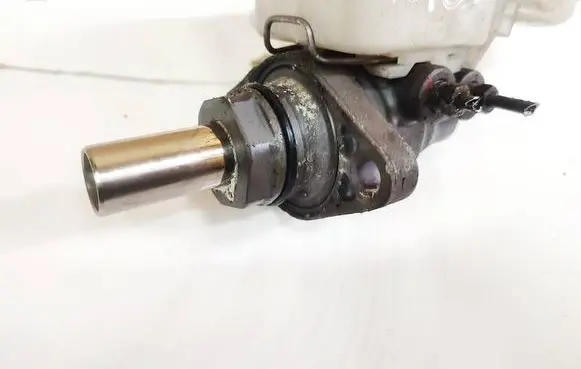 Toyota Yaris Master brake cylinder