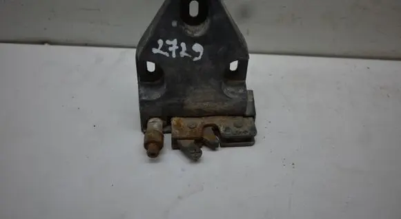 Loading door lock