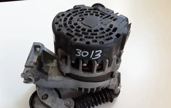 KIA Ceed Generator/alternator 373002U200