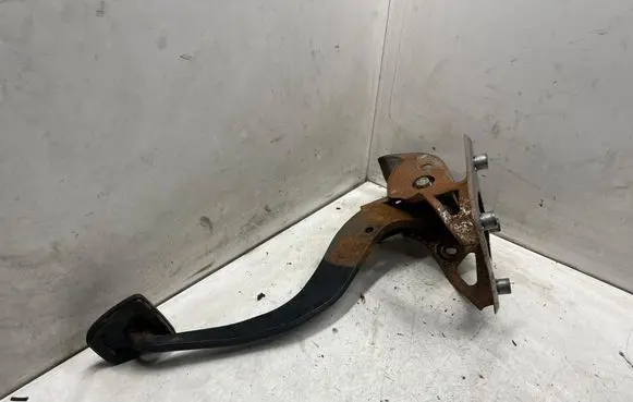 Toyota Avensis T250 Brake pedal 160994A02