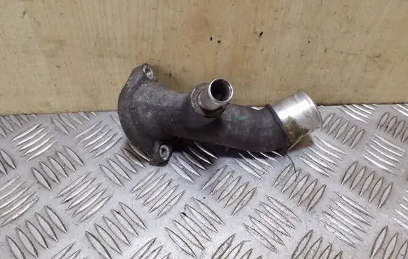 Toyota RAV 4 (XA20) Engine coolant pipe/hose