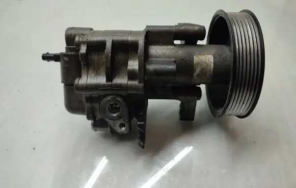 BMW 7 F01 F02 F03 F04 Power steering pump 6776170