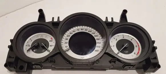 Mercedes-Benz C W204 Speedometer (instrument cluster) A2049005813