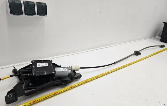 Peugeot 3008 I Hand brake/parking brake motor A2C53379975 9673094880 2012120