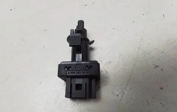 Mercedes-Benz E W211 Clutch pedal sensor A0065451014