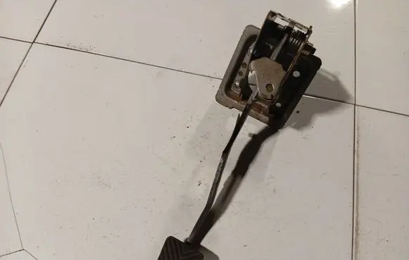 Hyundai Tiburon Brake pedal 