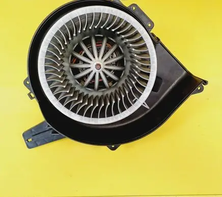 Volkswagen Fox Heater fan/blower 6Q1819015G
