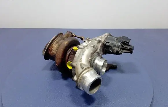 BMW M3 F80 Turbo system vacuum part 8631904