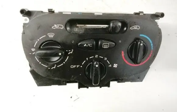 Peugeot 206 Climate control unit 1068701 10687-01
