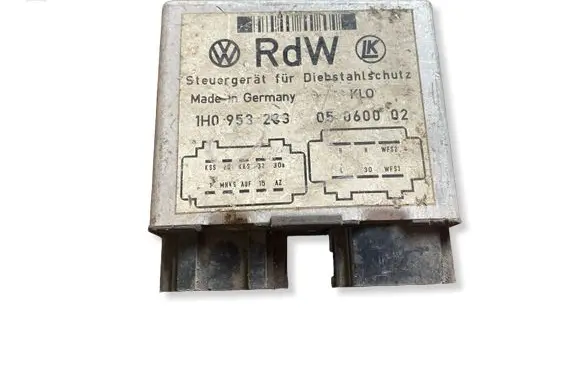 Volkswagen Golf IV Other control units/modules 1H0953233
