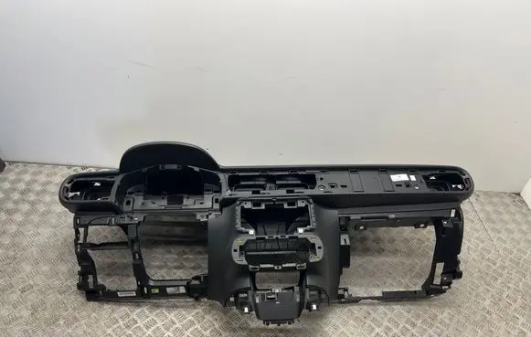 Citroen C3 Dashboard 681005113R 31000491 B618T0PC0W