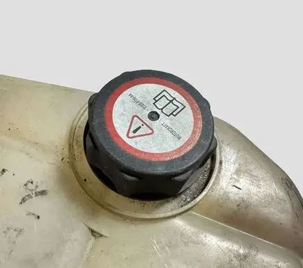 Ford Focus Coolant expansion tank/reservoir 98AB8K218AJ